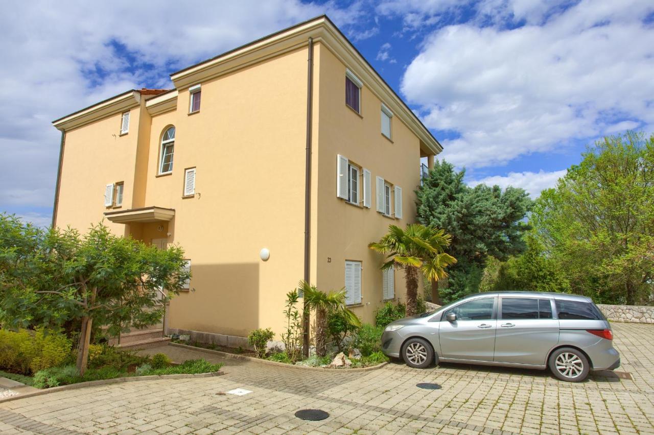 Apartment Camellia Vantacici Exterior photo